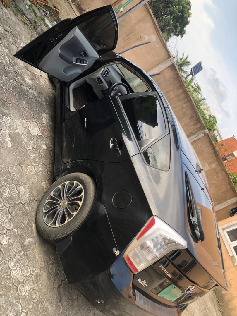 A picture of Car
