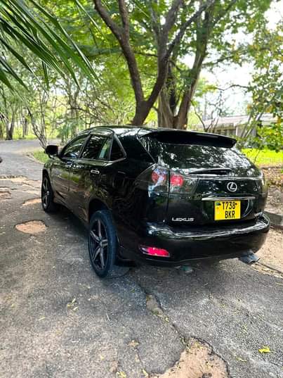 A picture of Toyota hariar rexus