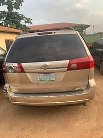 A picture of Toyota sienna 2007