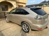 A picture of LEXUS RX 330