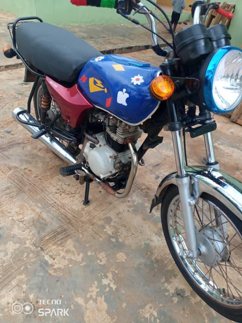 A picture of 2023 Bajaj boxer