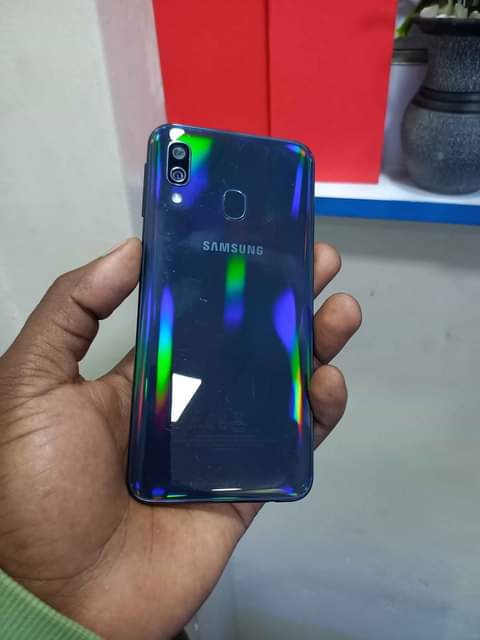 A picture of Samsung A40