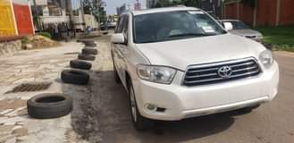 A picture of Clean Foreign Used Toyota Highlander For Sale