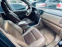 A picture of 04 Honda pilot