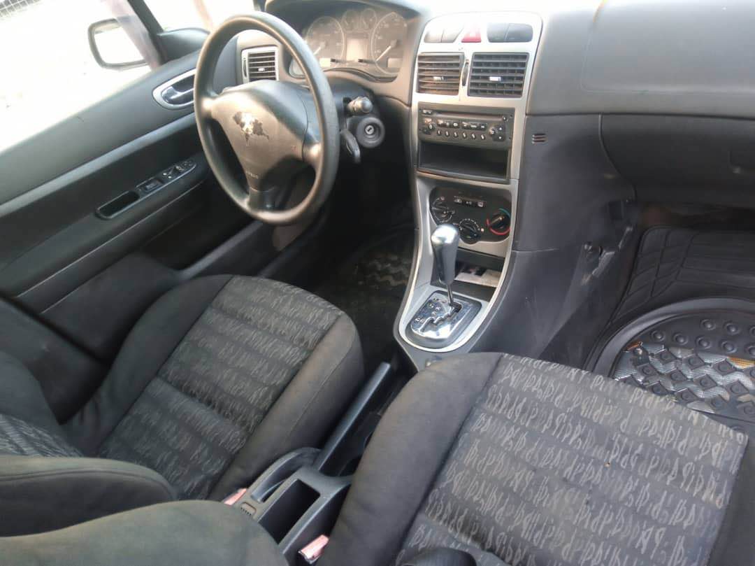 A picture of First body neatly used 2002 Honda CR V