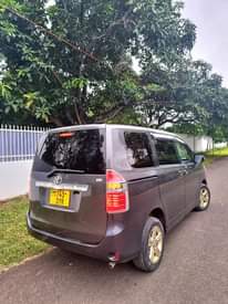 A picture of Toyota noah
