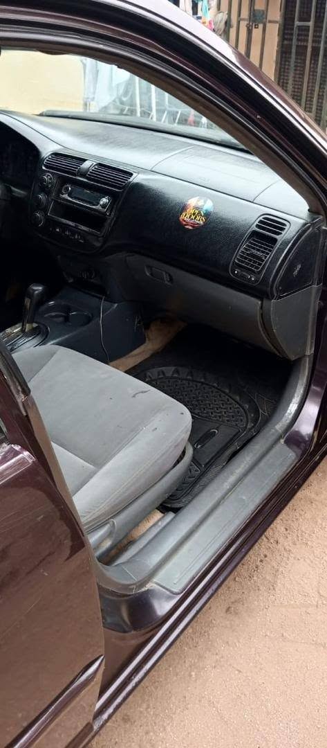 A picture of Honda Civic 2004 model