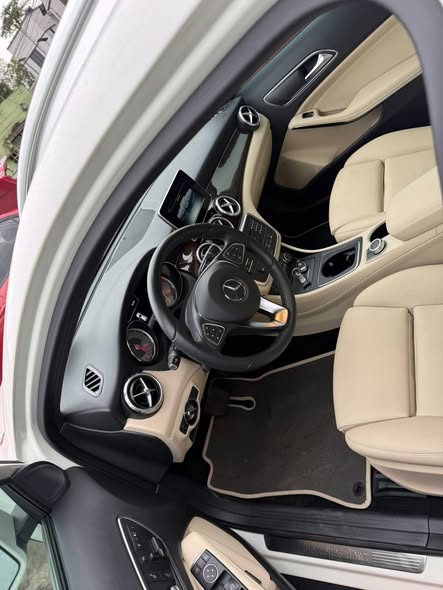 A picture of Freshly imported 2016 Mercedes Benz Gla250