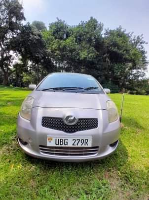 A picture of 2005 Toyota Vitz Vitz 2005