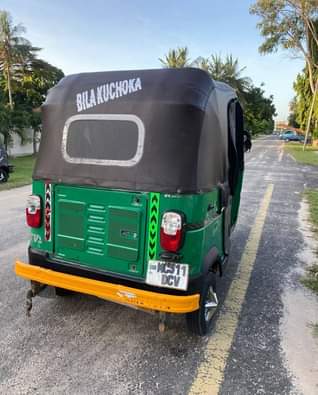 A picture of Nauza bajaji TVS deluxe chekeche namba DCV