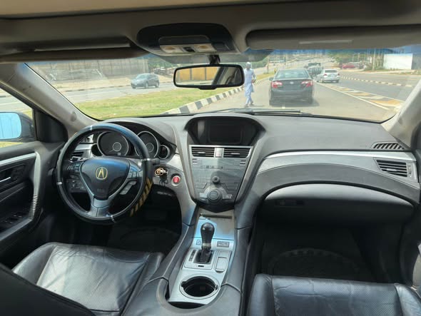 A picture of 2010 ACURA ZDX USED GOING FOR JUST 7M LOCATION ABUJA