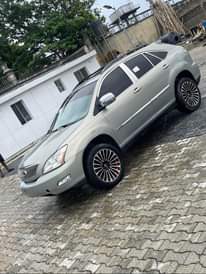 A picture of Lexus RX350