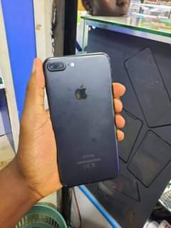 A picture of IPhone 7 Plus 128gb at 370k
