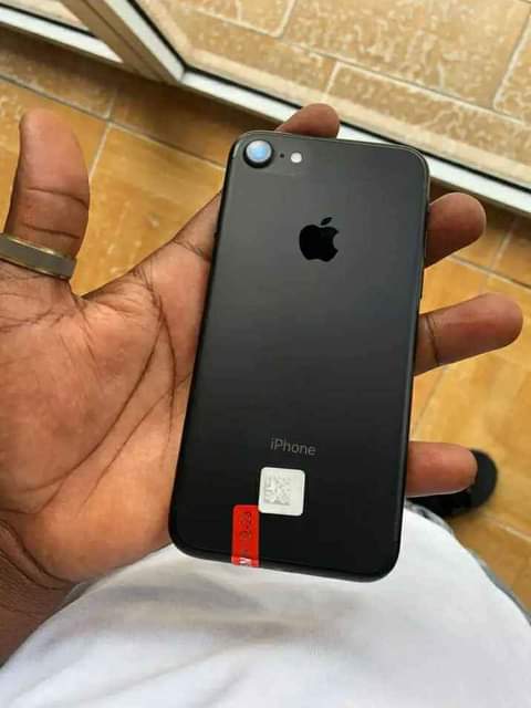 A picture of IPHONE 7