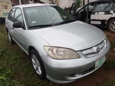 A picture of Honda Civic 2005 08083629621 