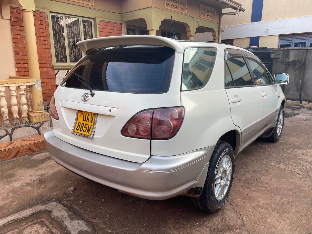 A picture of Harrier ordinary 2.2cc for sale