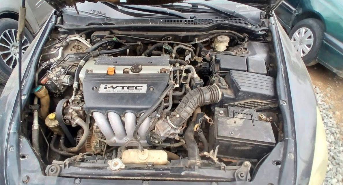 A picture of Early morning deal 07 distress Honda accord with untempered engine
