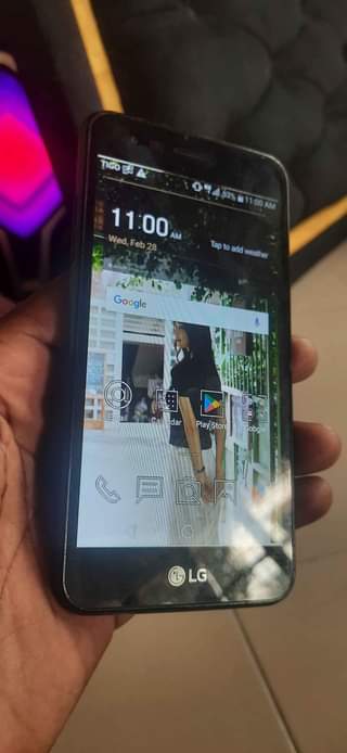 A picture of LG phoenix 3