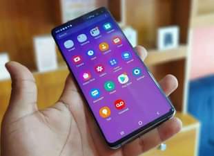 A picture of samsung s10plus