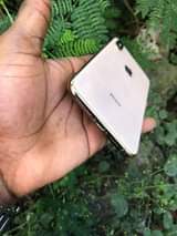 A picture of Iphone x max Price 399 000 Tu