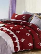 A picture of 14 piece duvets