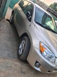 A picture of Super clean 4plugs 2009 Toyota RAV4 untouched Engine and gear