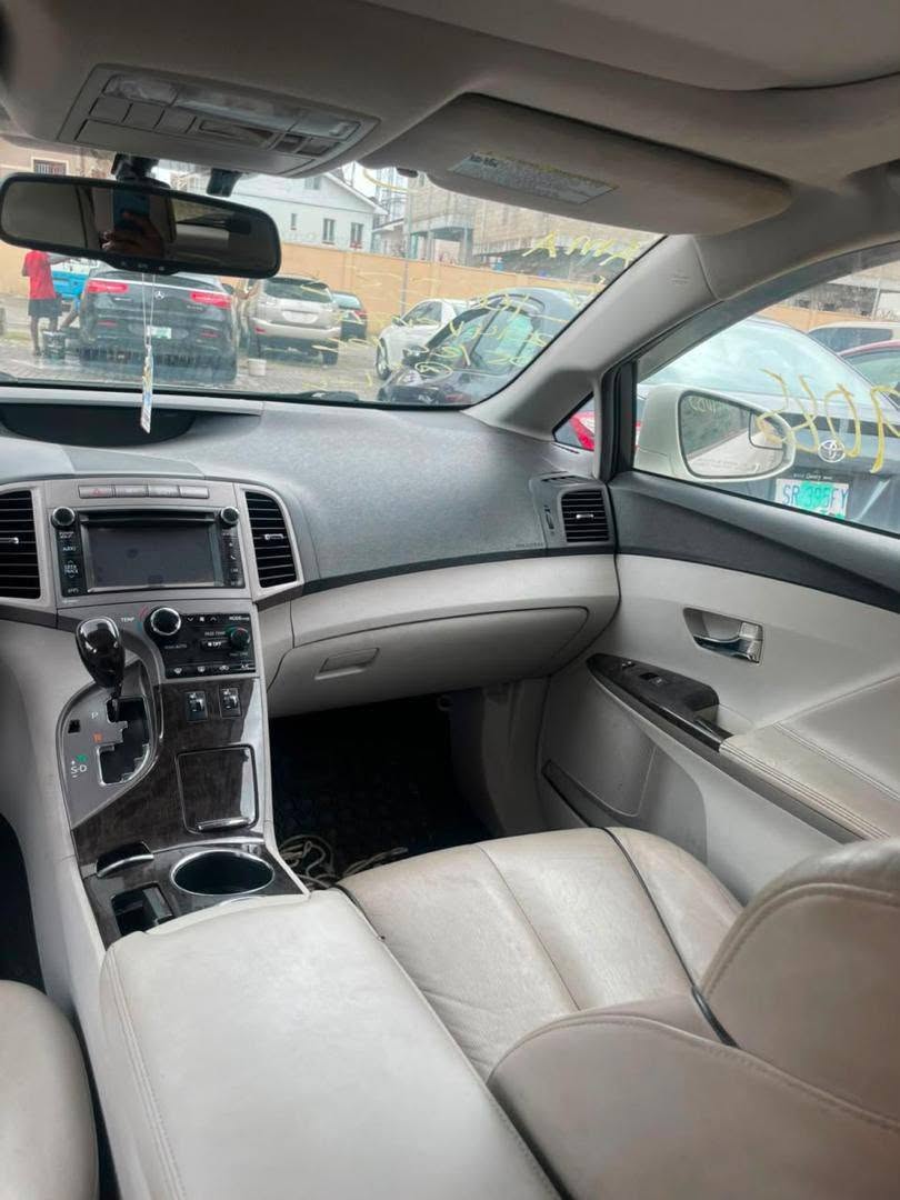 A picture of Foreign Used Toyota Venza 2014 Limited Edition V6 Plug
