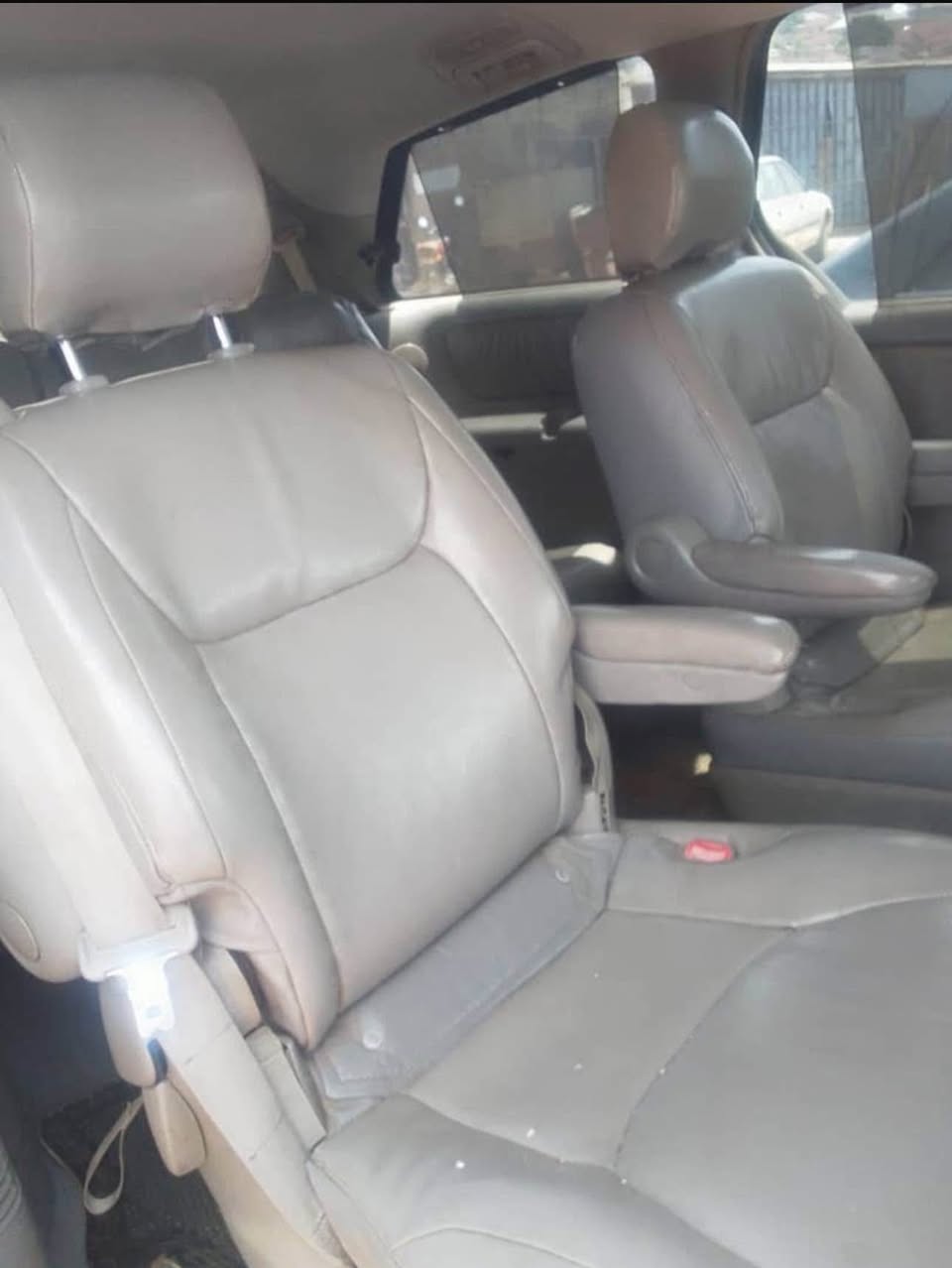 A picture of TOYOTA SIENNA