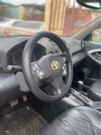 A picture of Clean Neatly Used Toyota RAV4 2009