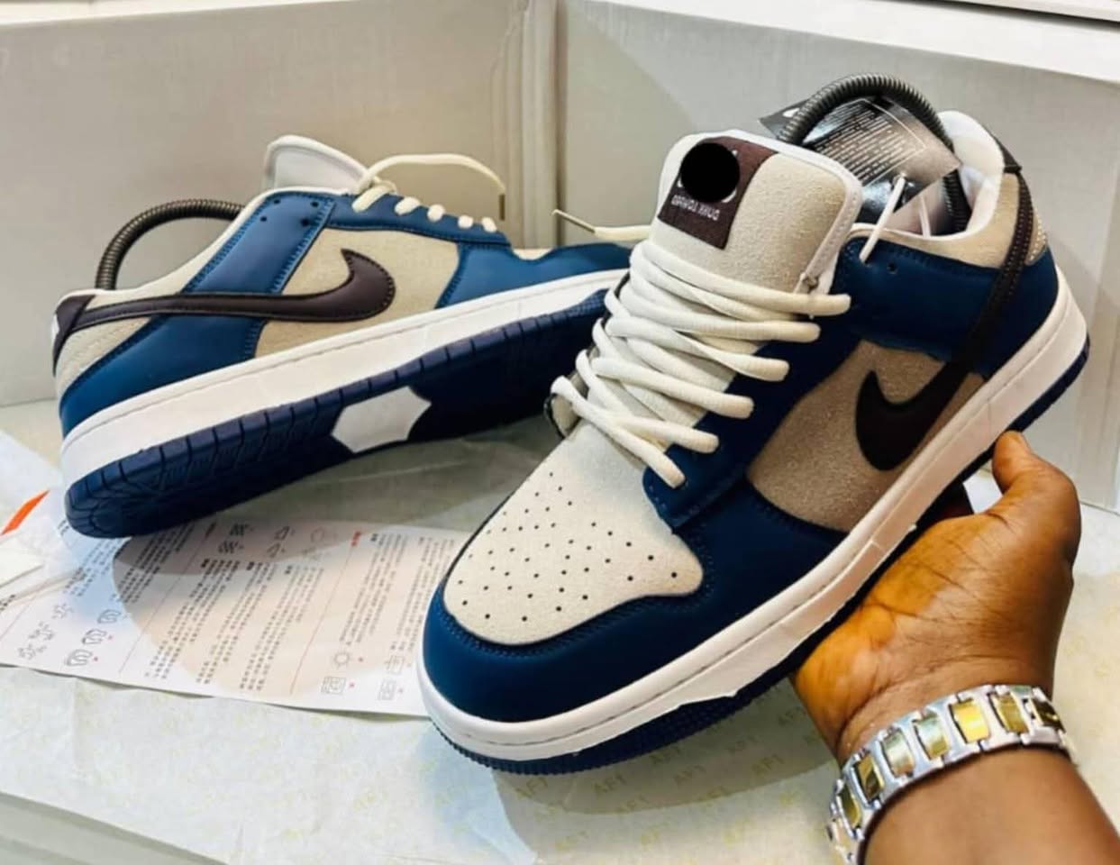 A picture of Men s sneakers Available in sizes 40 46 Payment validates