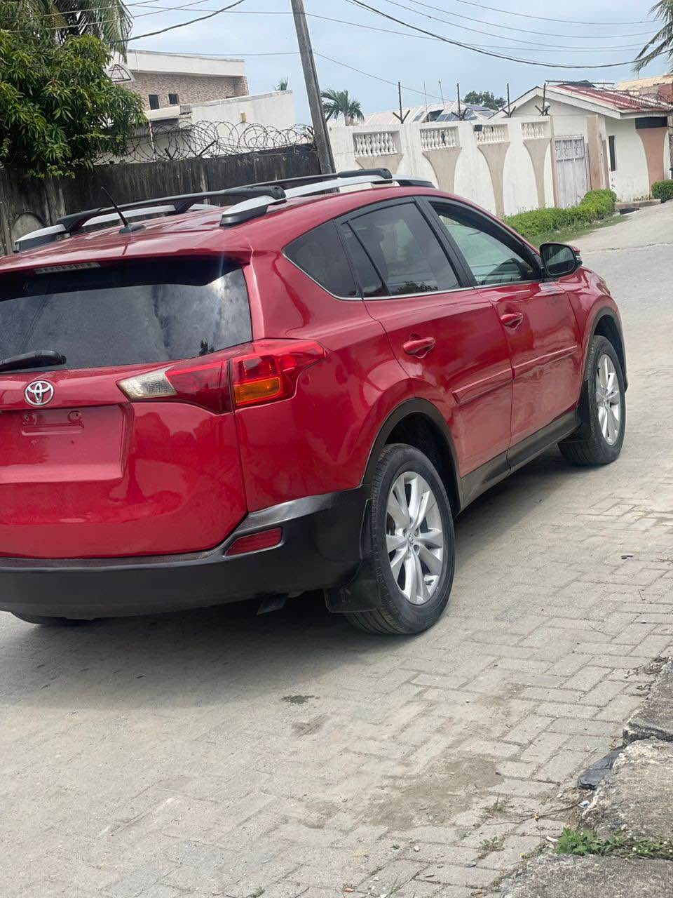 A picture of Toyota RAV4 2013 Full option