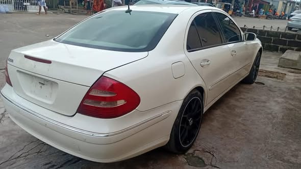 A picture of Benz e class perfect condition