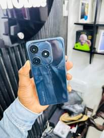 A picture of Tecno spark 10C bado mpya Gb 128 Ram 8 160