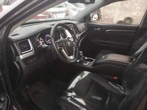 A picture of Distress sale Foreign used Toyota Highlander Limited Edition 2015 model