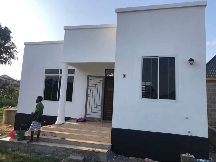 A picture of 0762353345 inauzwa 13.5m 