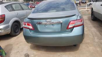 A picture of XLE Toyota Camry 2 weeks used Location Ibadan Contact 08139317730