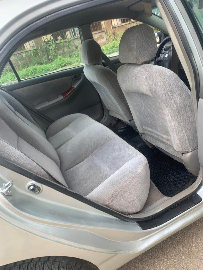 A picture of Corolla 2004 model