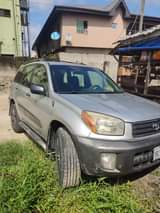 A picture of Clean 2004 Toyota Rav4