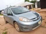 A picture of Toyota sienna 2008 model