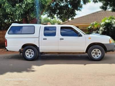 used nissan np300