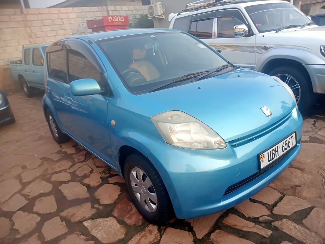 A picture of Toyota passo