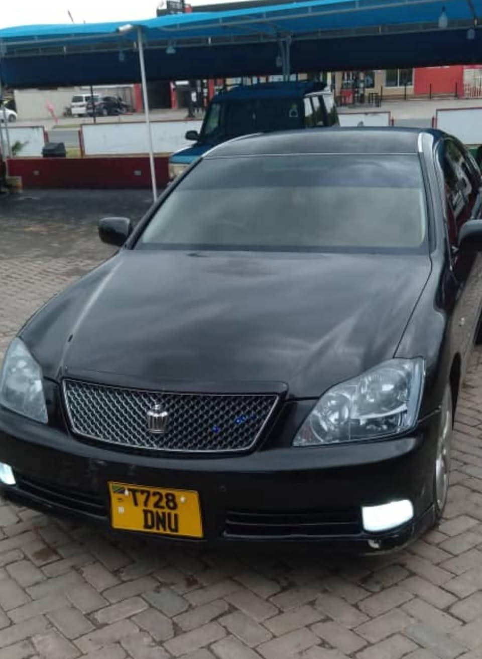 A picture of Toyota crown athlete