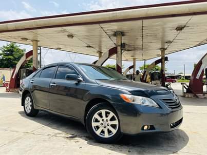 A picture of Clean Registered Toyota Camry XLE thumb start