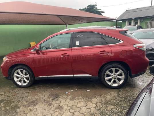 A picture of Lexus Rx350 2010 foreign used fullest option 19 5m