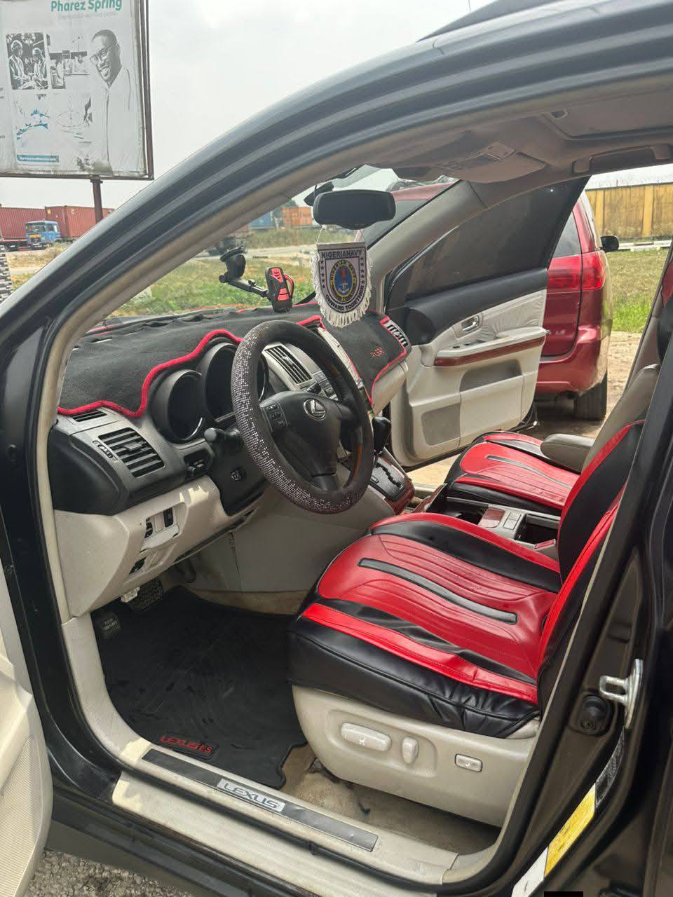 A picture of SLIGHTLY USED SUPER SHARP LEXUS RX330 FULL OPTION