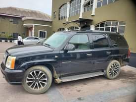 A picture of 2005MODEL Cadillac Escalade Sport