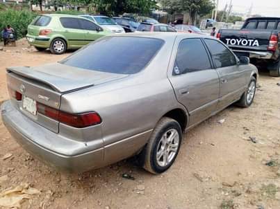 A picture of 1999 Toyota Camry pencil light 09019556049 08032605450