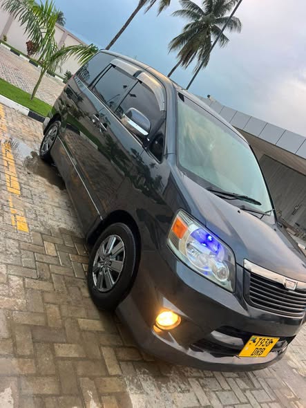 A picture of TOYOTA NOAH NEW SHAPE