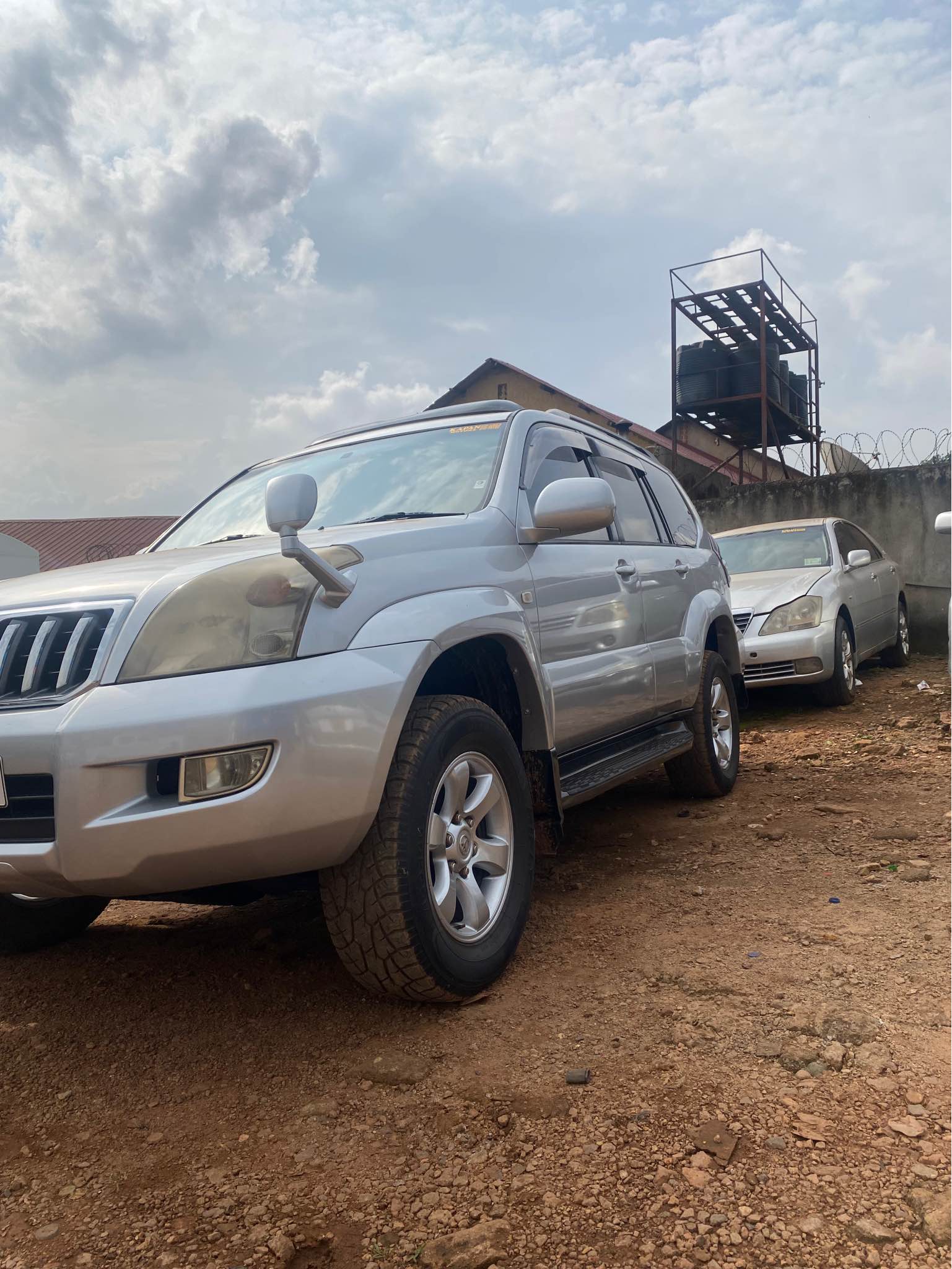 A picture of toyota land cruiser n regius