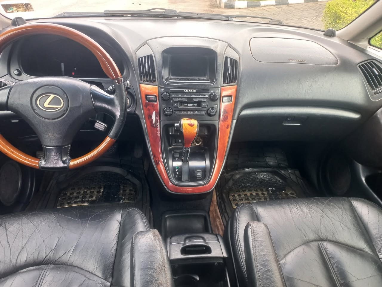 A picture of 2003 RX 300 first body pan